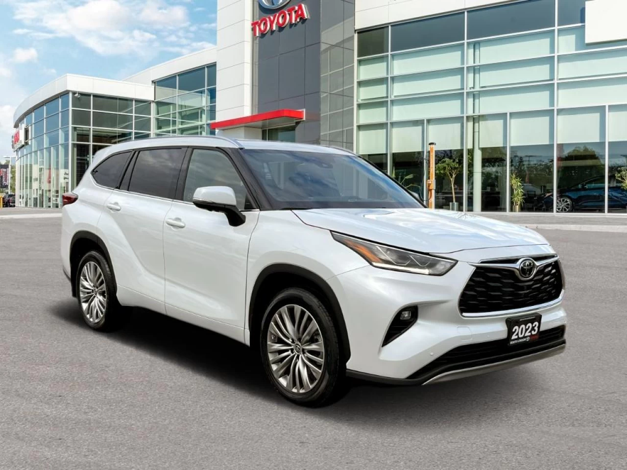 2023 Toyota Highlander Limited Main Image