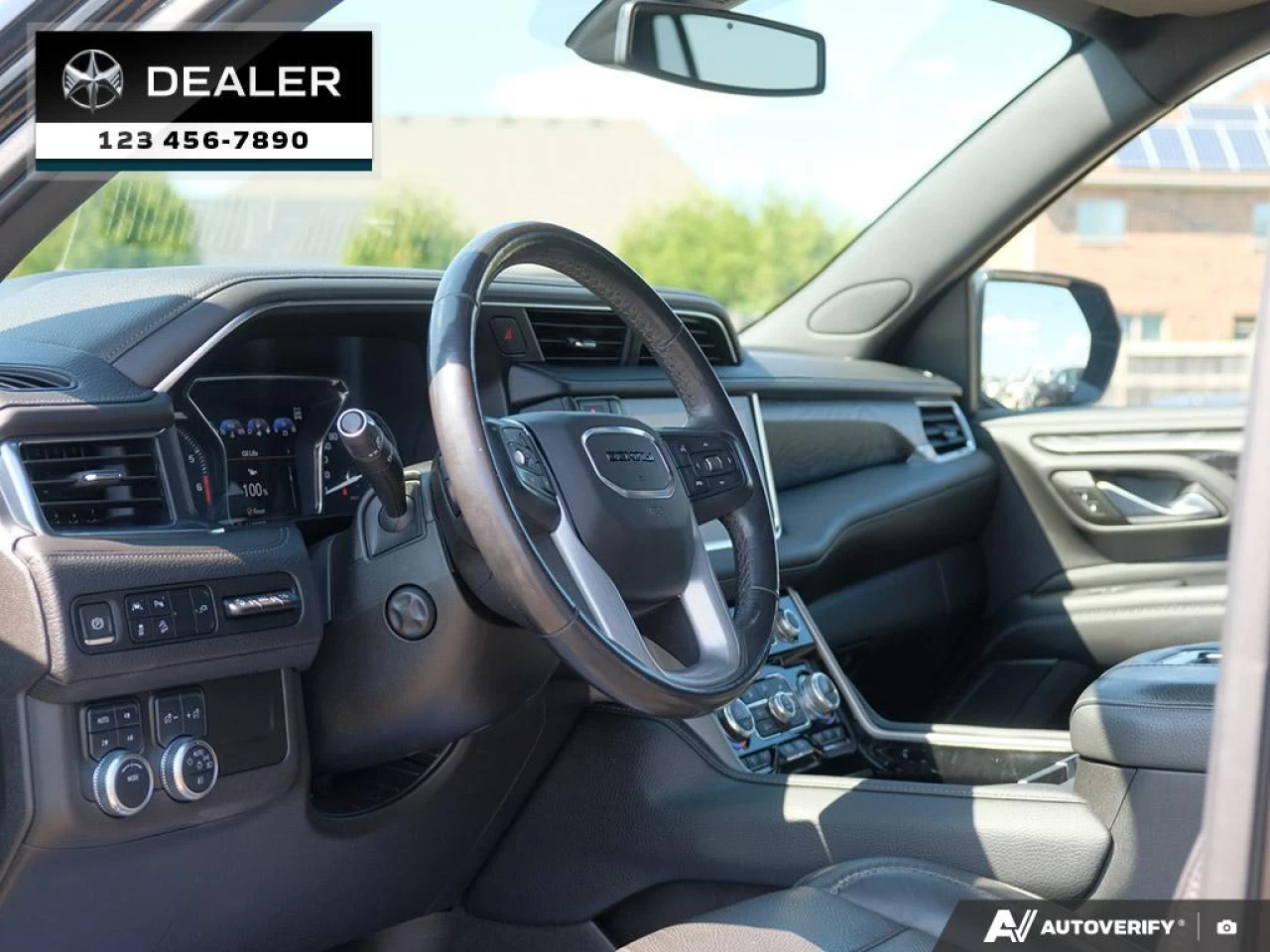 2021 GMC Yukon Denali Main Image