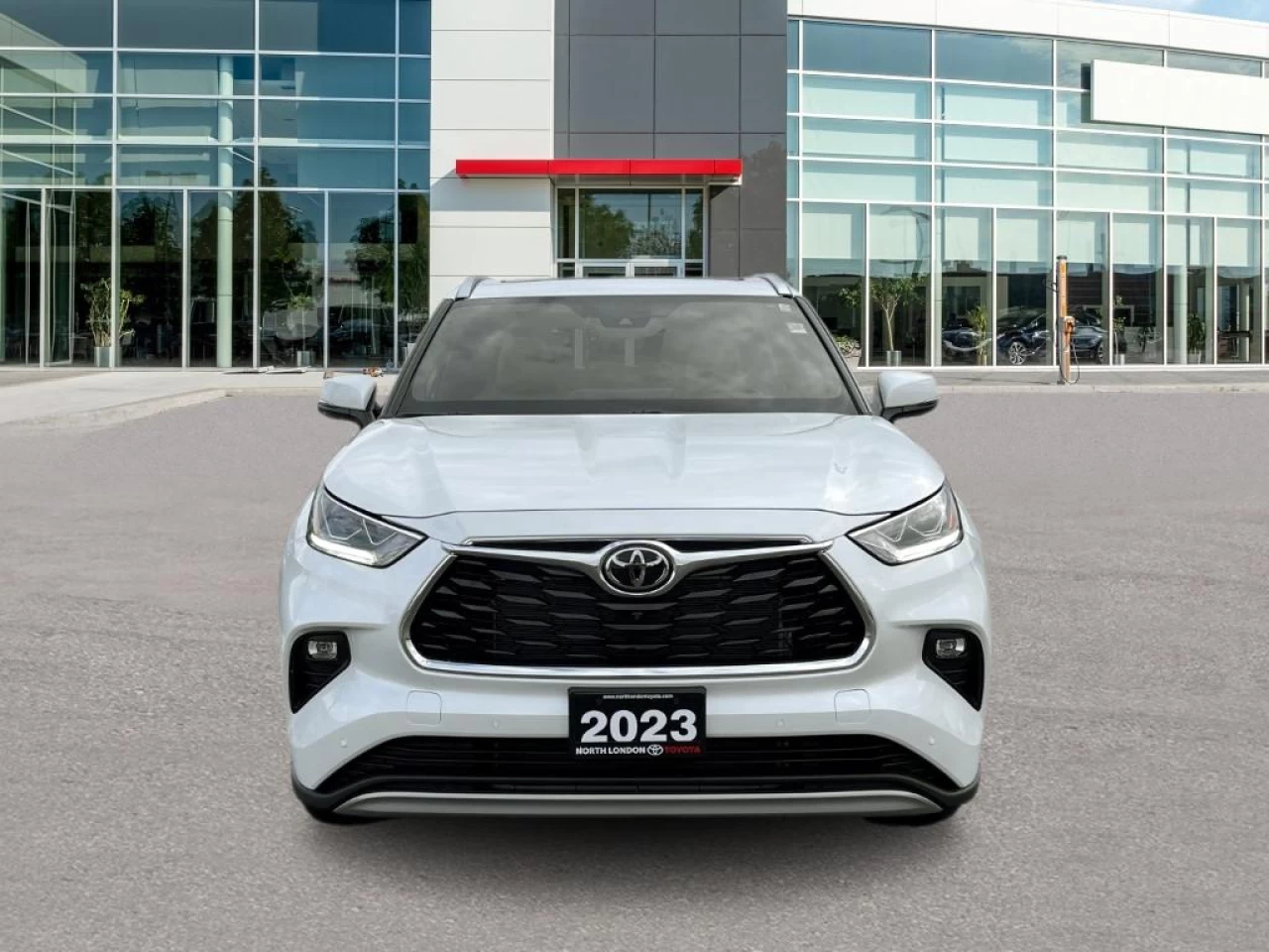2023 Toyota Highlander Limited Main Image