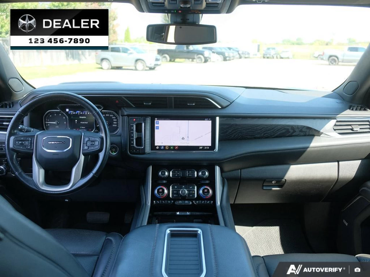 2021 GMC Yukon Denali Main Image