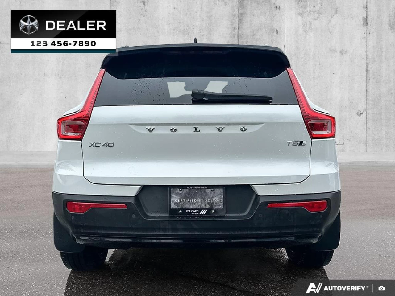 2022 Volvo XC40 T5 R-Design Main Image