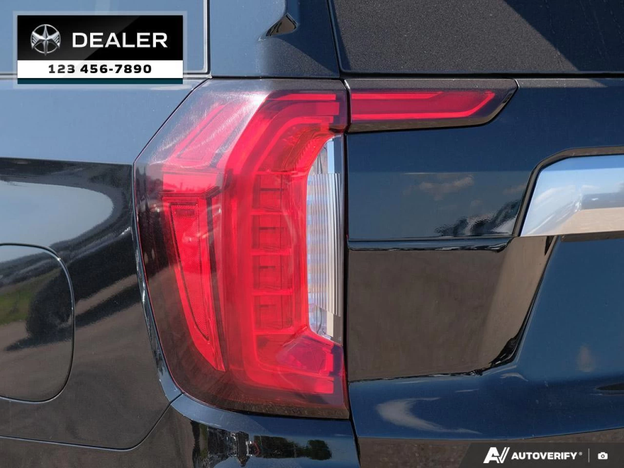 2021 GMC Yukon Denali Main Image