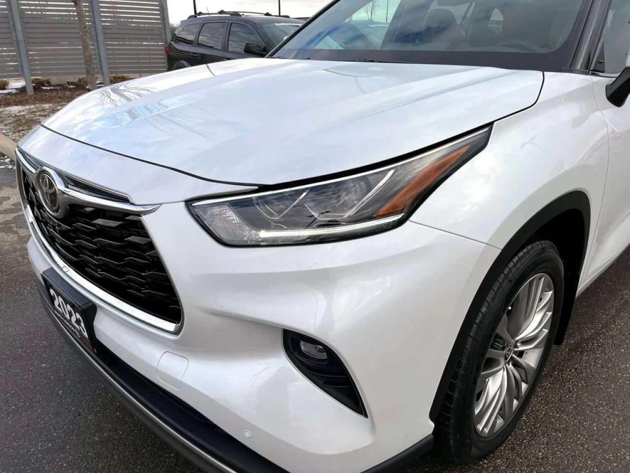 2023 Toyota Highlander Limited Main Image
