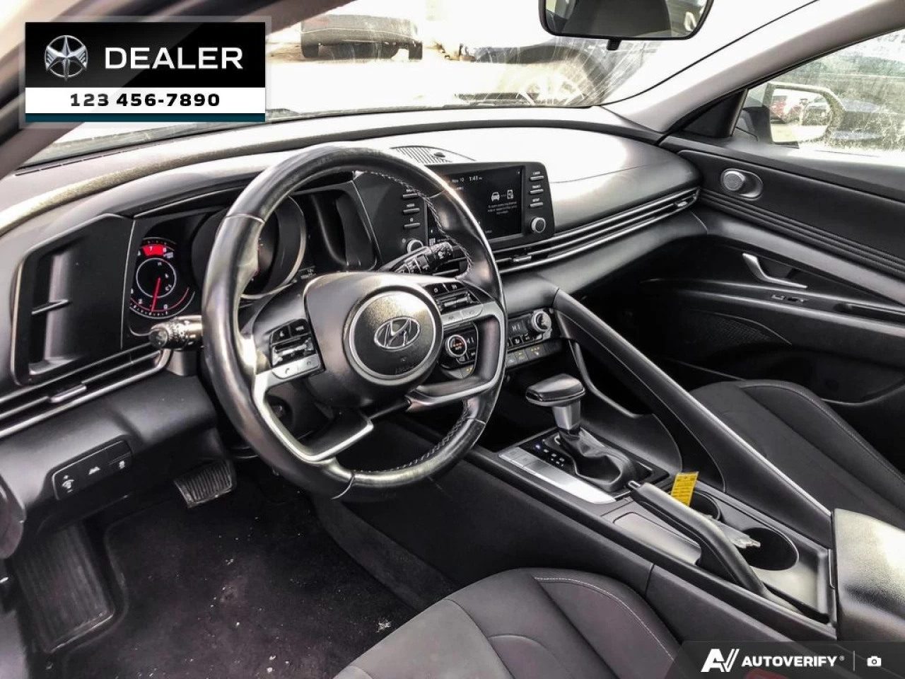 2022 Hyundai Elantra Preferred Main Image