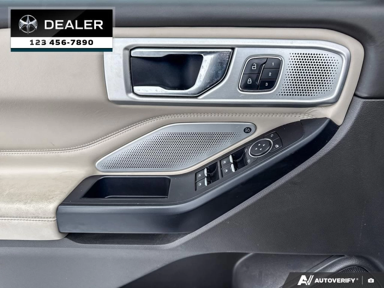2020 Ford Explorer Platinum Image principale