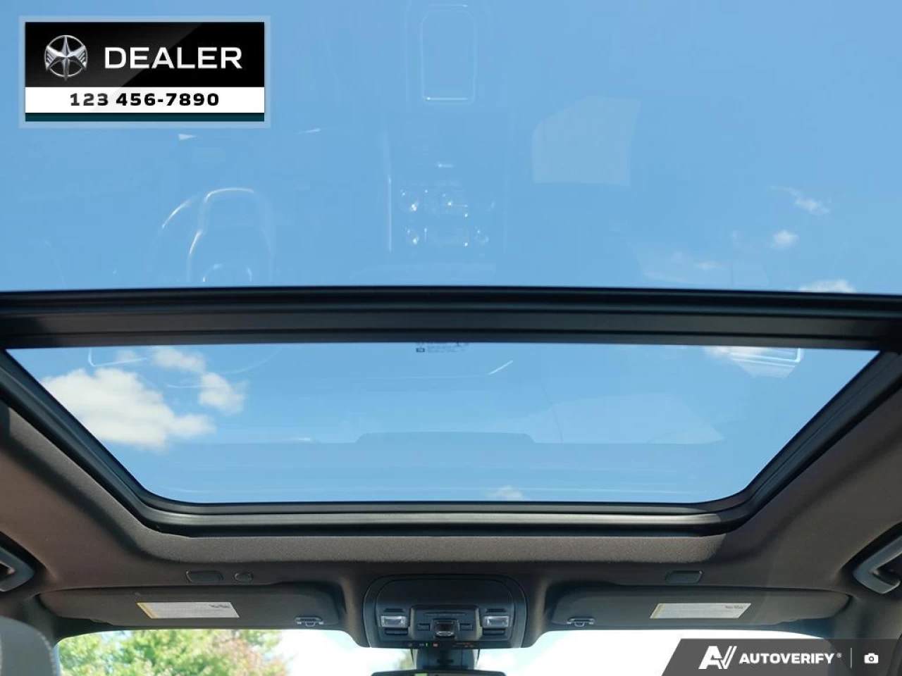 2021 GMC Yukon Denali Main Image