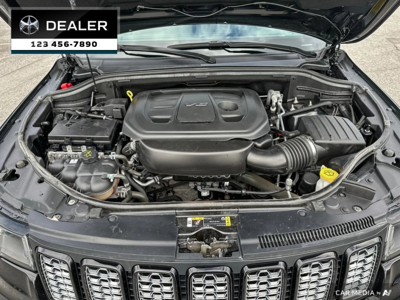2021 Jeep Grand Cherokee Altitude Main Image