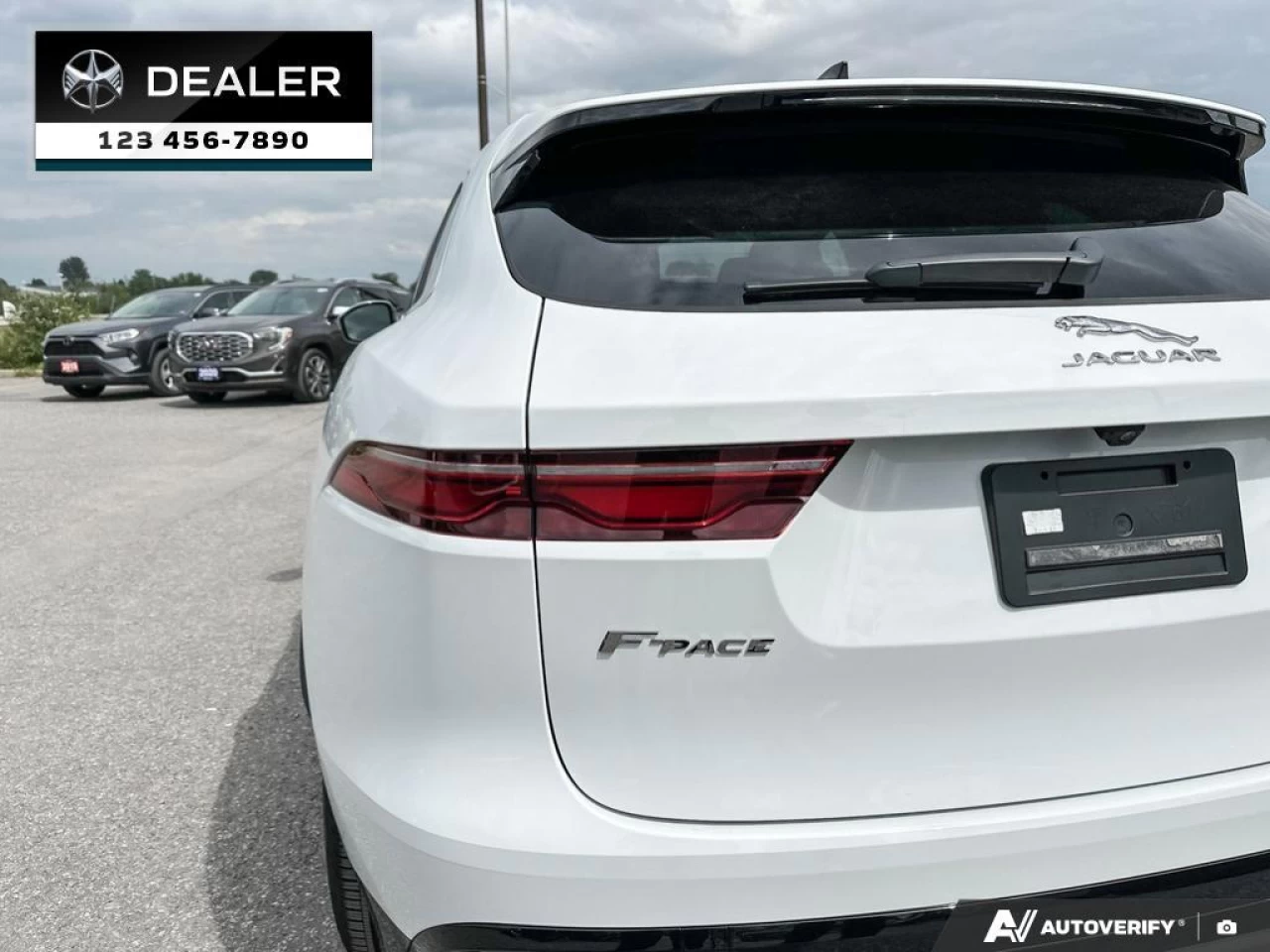 2023 Jaguar F-Pace P250 S Image principale