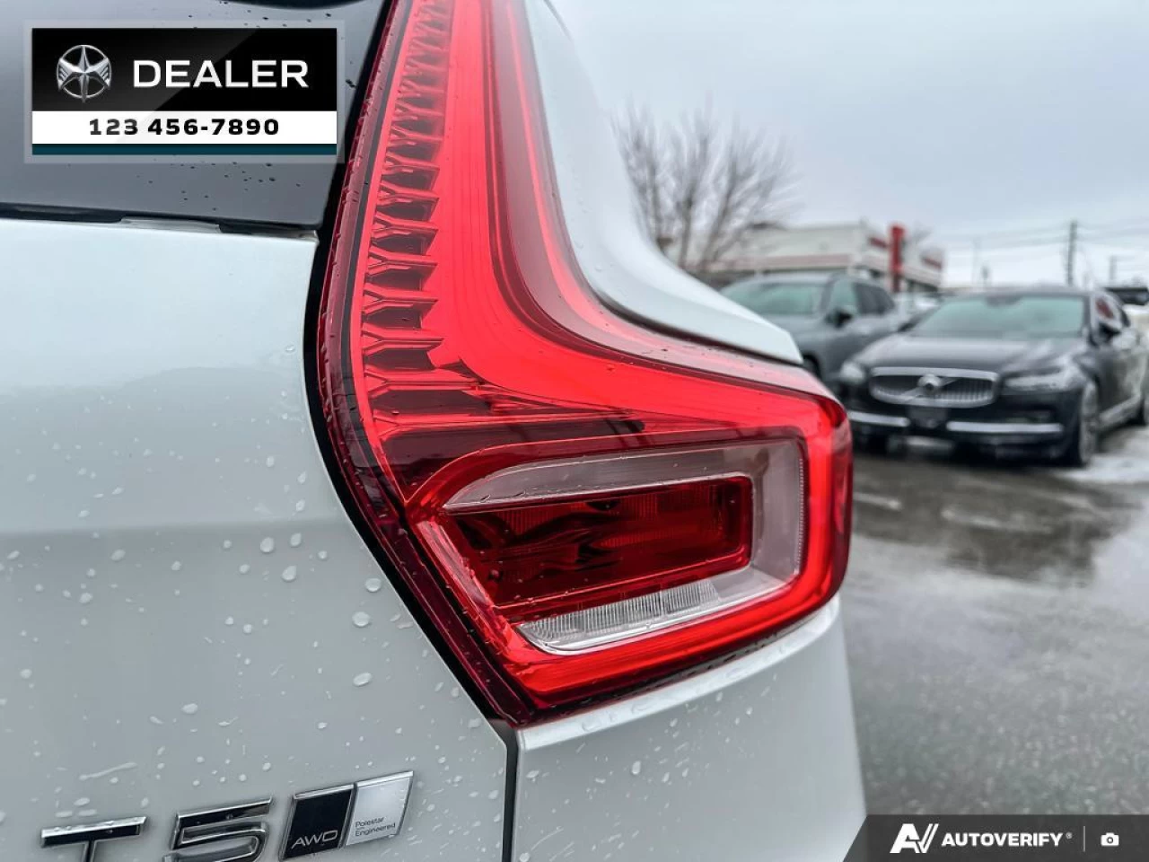 2022 Volvo XC40 T5 R-Design Image principale