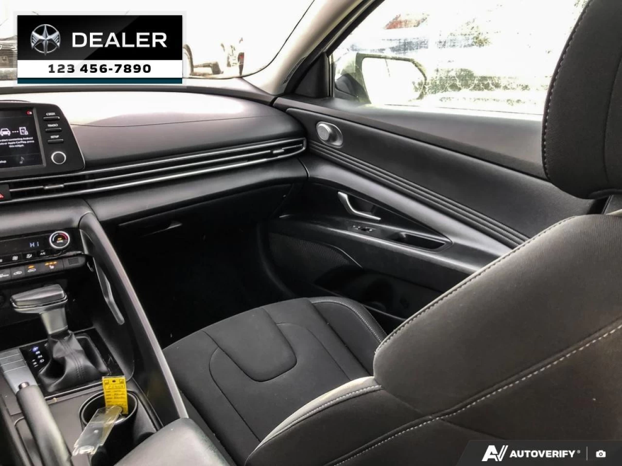 2022 Hyundai Elantra Preferred Image principale