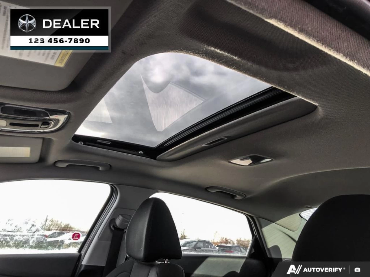 2022 Hyundai Elantra Preferred Main Image