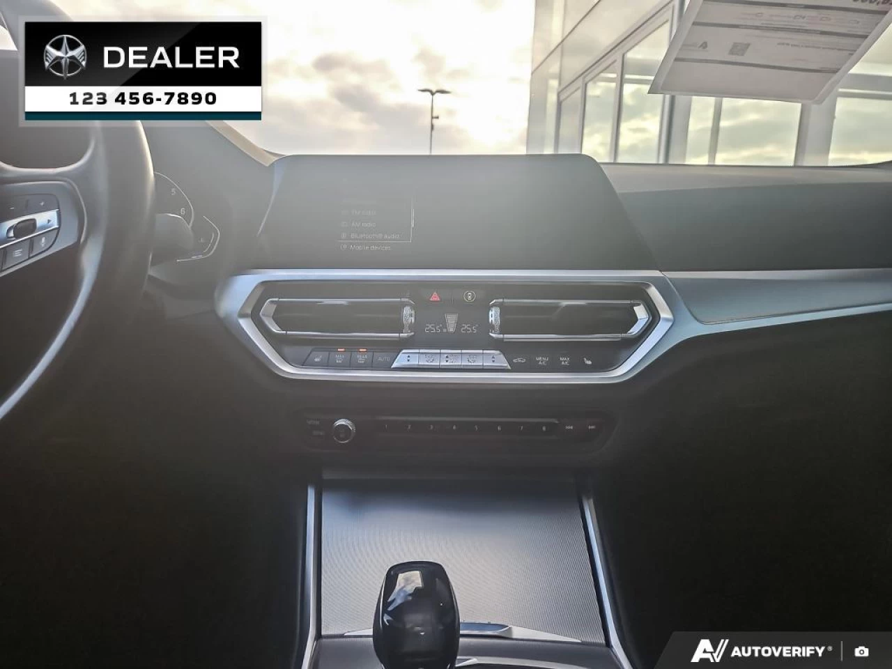 2021 BMW 3 Series 330i xDrive Sedan North America Image principale