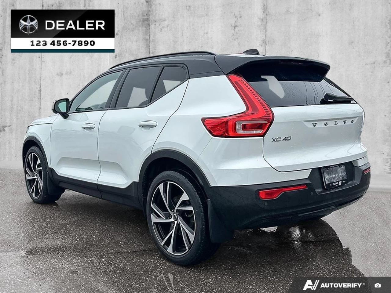 2022 Volvo XC40 T5 R-Design Image principale