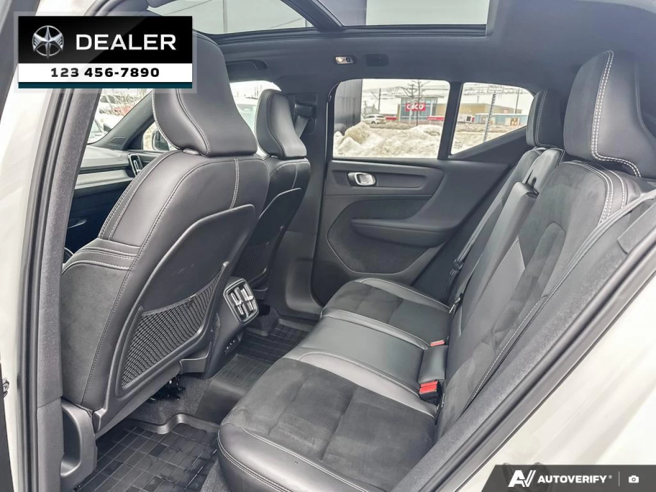 2022 Volvo XC40 T5 R-Design Image principale